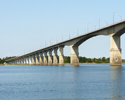 Die Brücke von Kalmar nach Öland über den Kalmarsund
