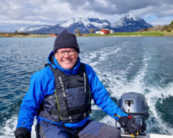 We take the dinghy to the start of the Dronningruta