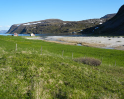 Hiking to Storsand