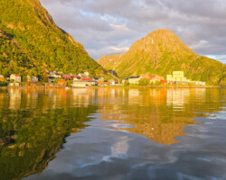 Midnight sun in Øksfjord