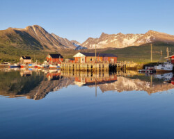 Im kleinen Hafen von Lenangsøyra