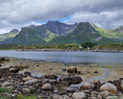 Auch die andere Seite des Vestfjords ist landschaftlich sehr schön