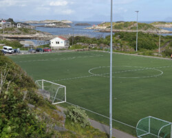 At the famous football pitch in Henningsvær